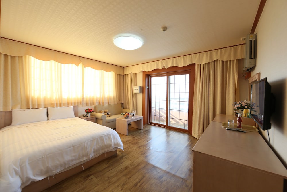 Standard Condo (15PY, extra person fee over 3 people) photo 1