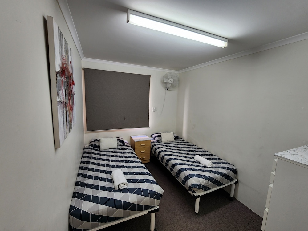 Two Bedroom Apartment Queen and Twin - Photo 22