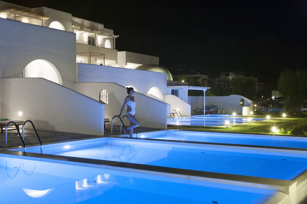 Superior Double or Twin Room, Private Pool (Adults Only) - Photo 7