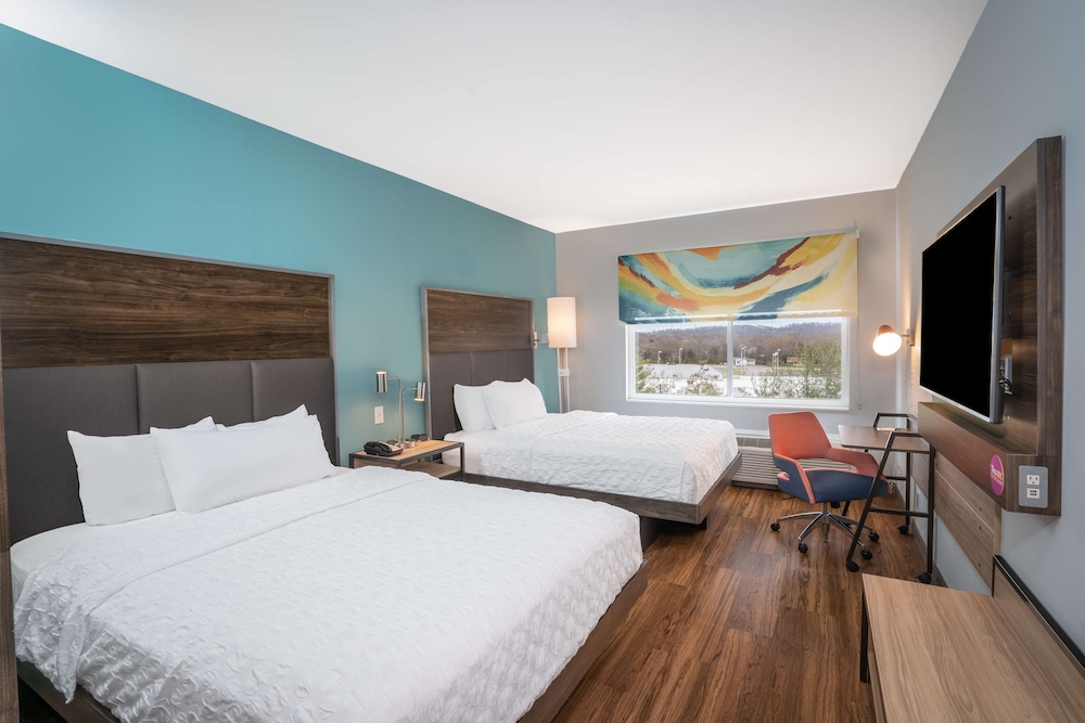 Room, 2 Queen Beds - Photo 2