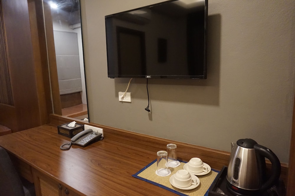 Standard Twin Room - Photo 5
