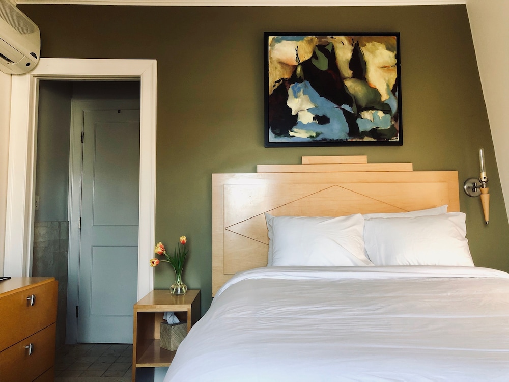 Double Room, 1 Queen Bed, Bay View photo 1