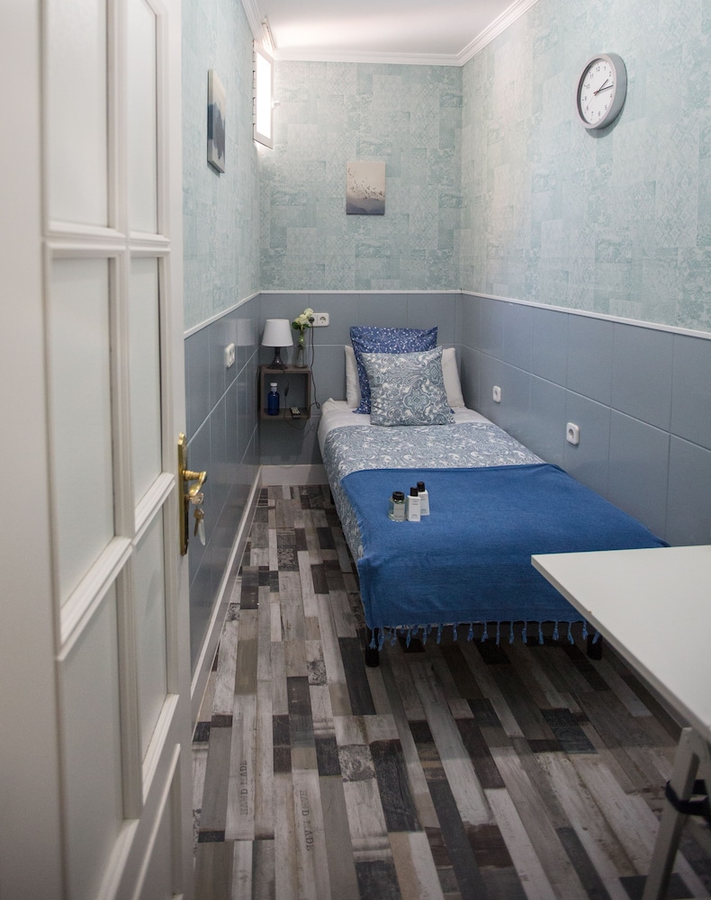 Economy Single Room (INDIVIDUAL BAÑO COMPARTIDO) photo 2
