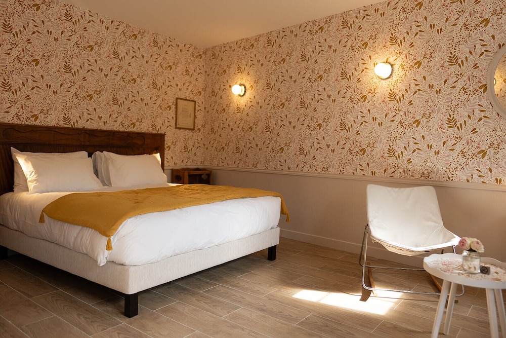 Classic Double Room, Garden View