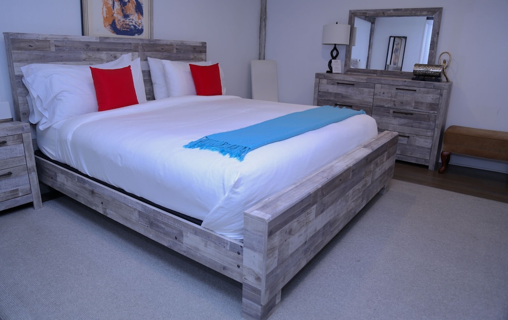 Superior Room, 1 King Bed photo 2