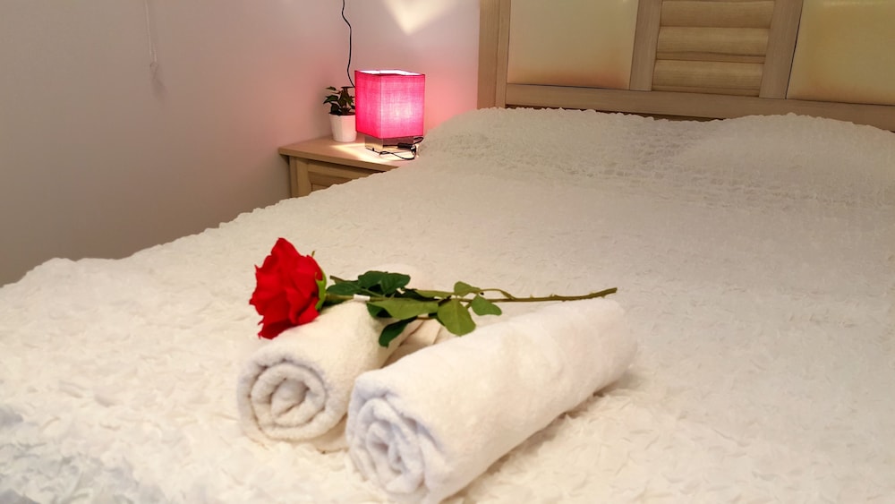 Basic Double Room, 1 Double Bed, Terrace, Ground Floor photo 1