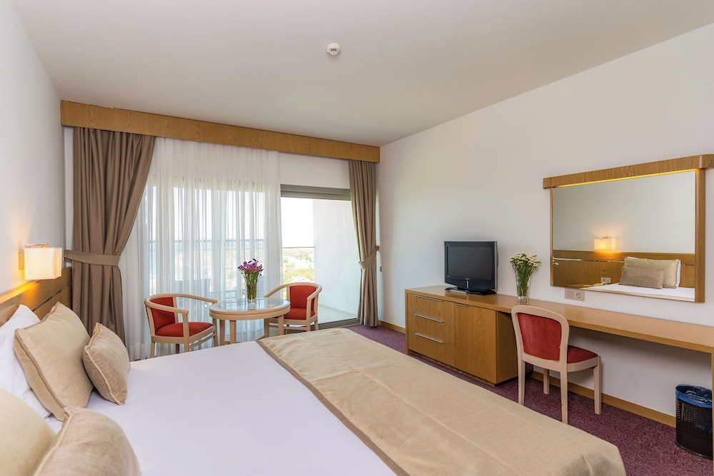 Standard Double or Twin Room, Balcony, Garden View - Photo 1