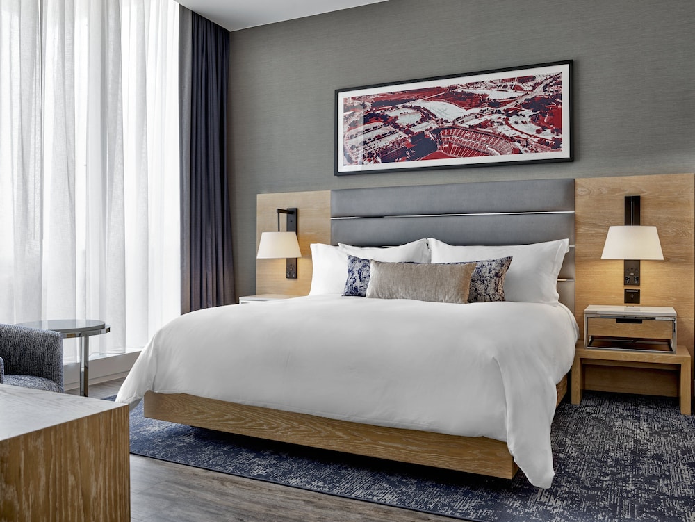 Superior Suite, Corner - Photo 3