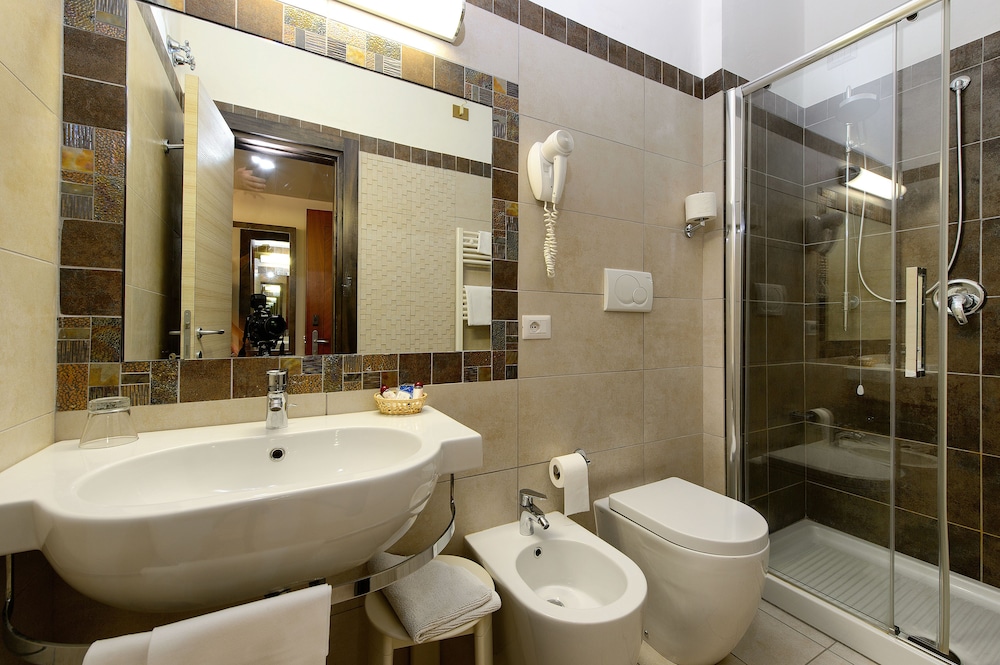 Classic Triple Room photo 3