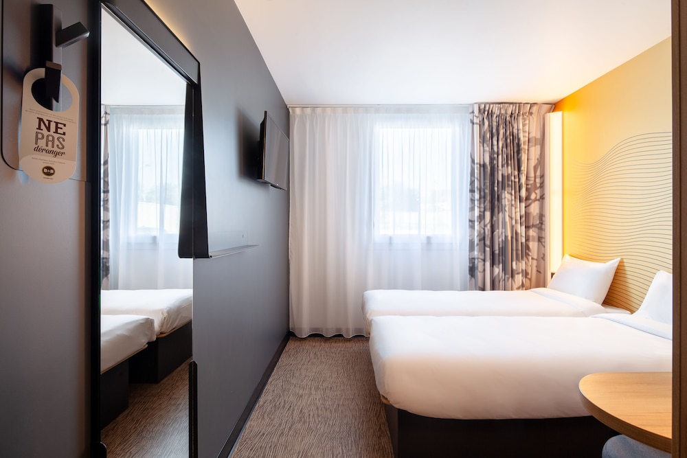 Twin Room - Photo 2