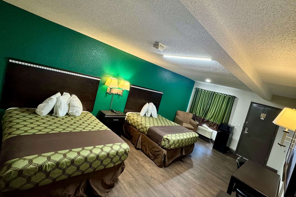 Room, 2 Double Beds, Accessible, Non Smoking - Photo 1