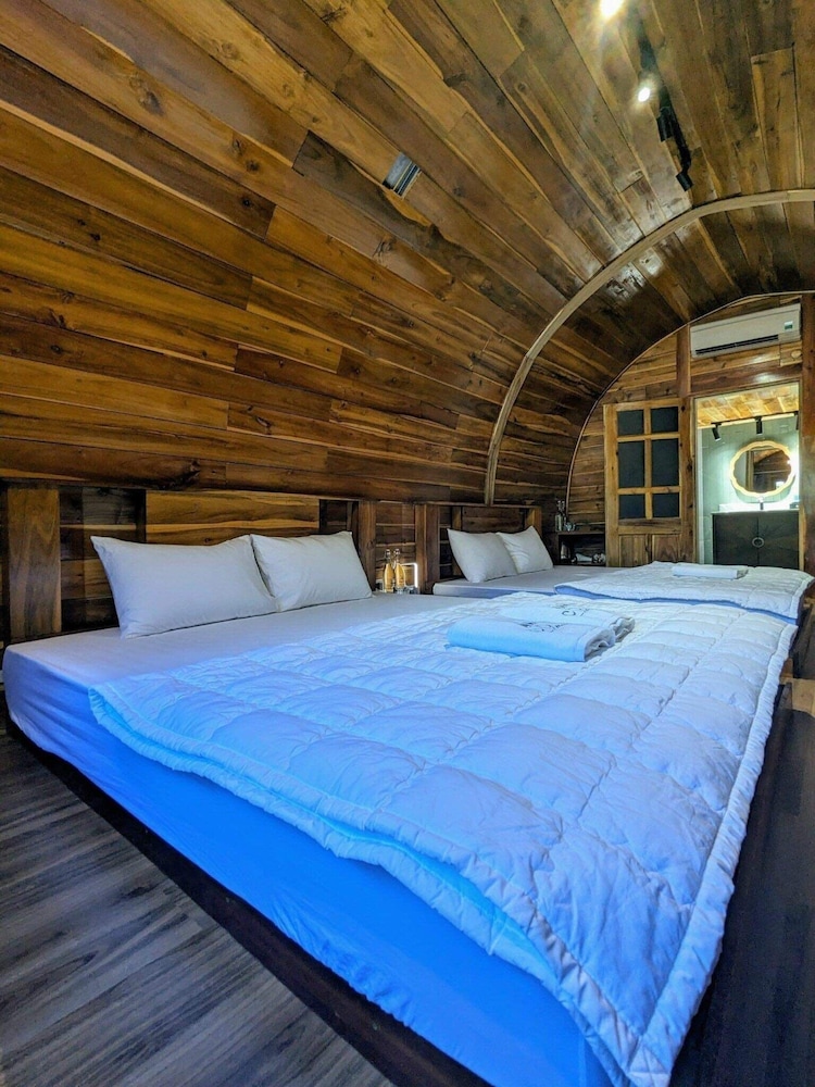 Panoramic Quadruple Room photo 1