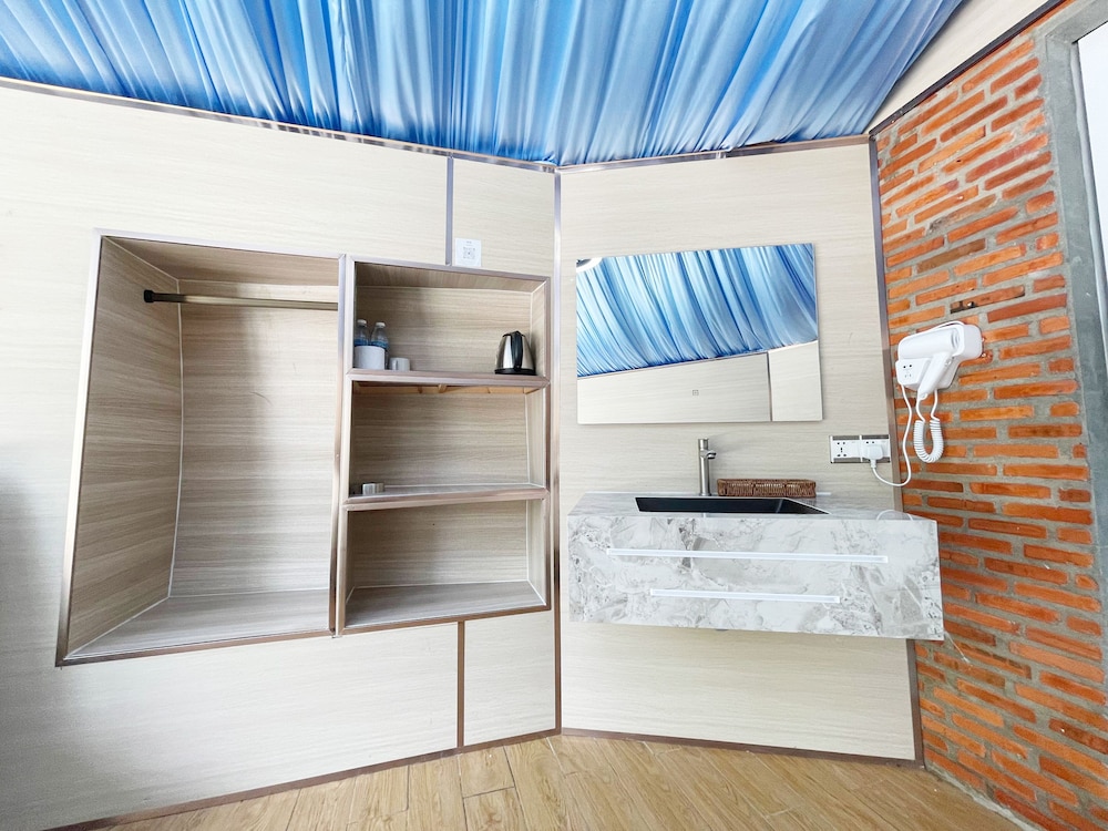 Deluxe Triple Room photo 3