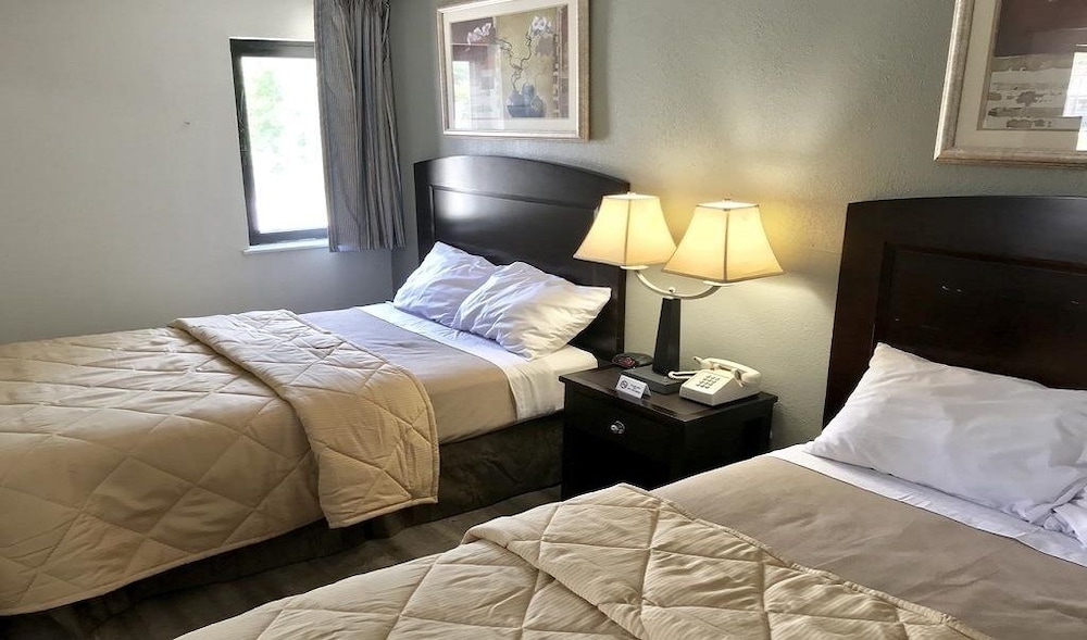 Traditional Double or Twin Room, 2 Double Beds photo 3