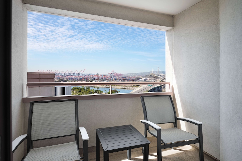 Room, 1 King Bed, Balcony