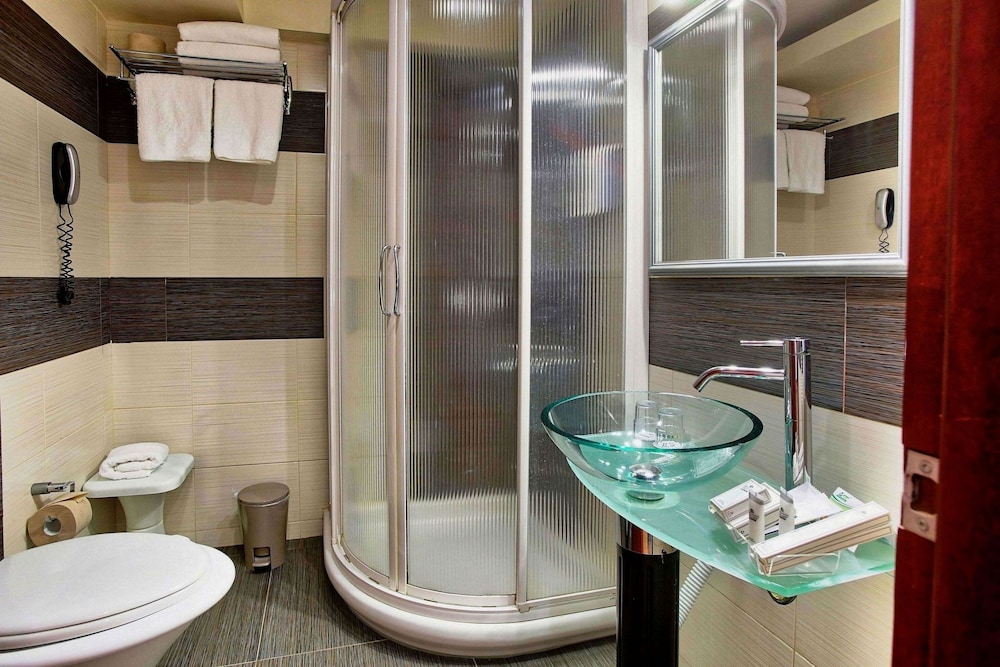 Executive Room - Photo 5
