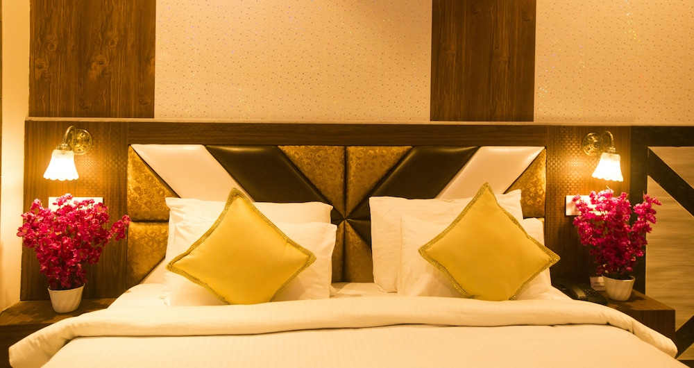 Premium Room, 1 King Bed, Accessible, City View