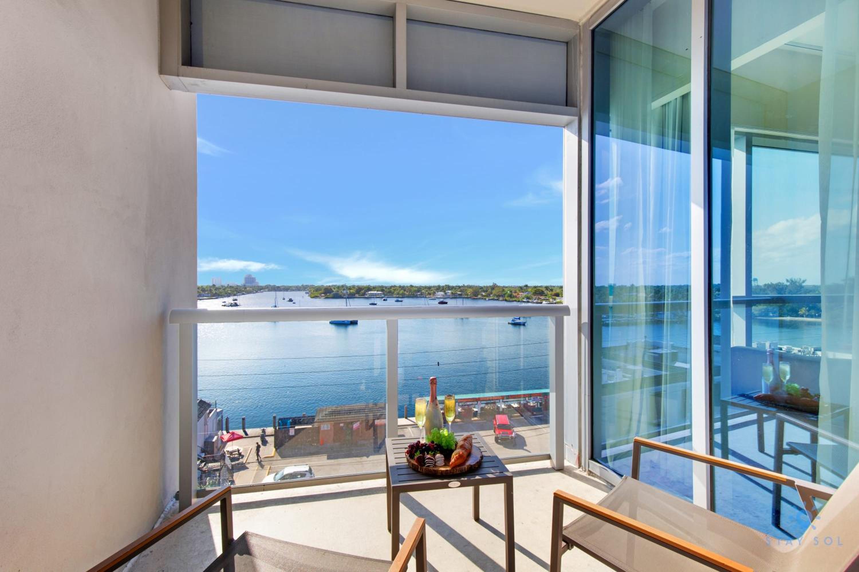 1 Bedroom Balcony Bay View