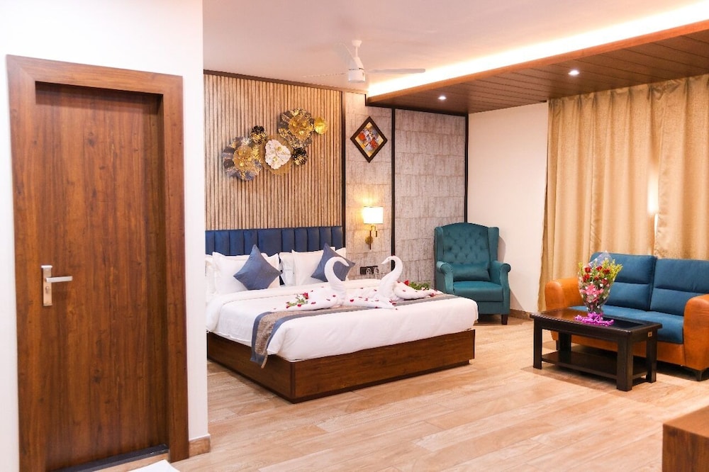 Superior Room, 1 King Bed