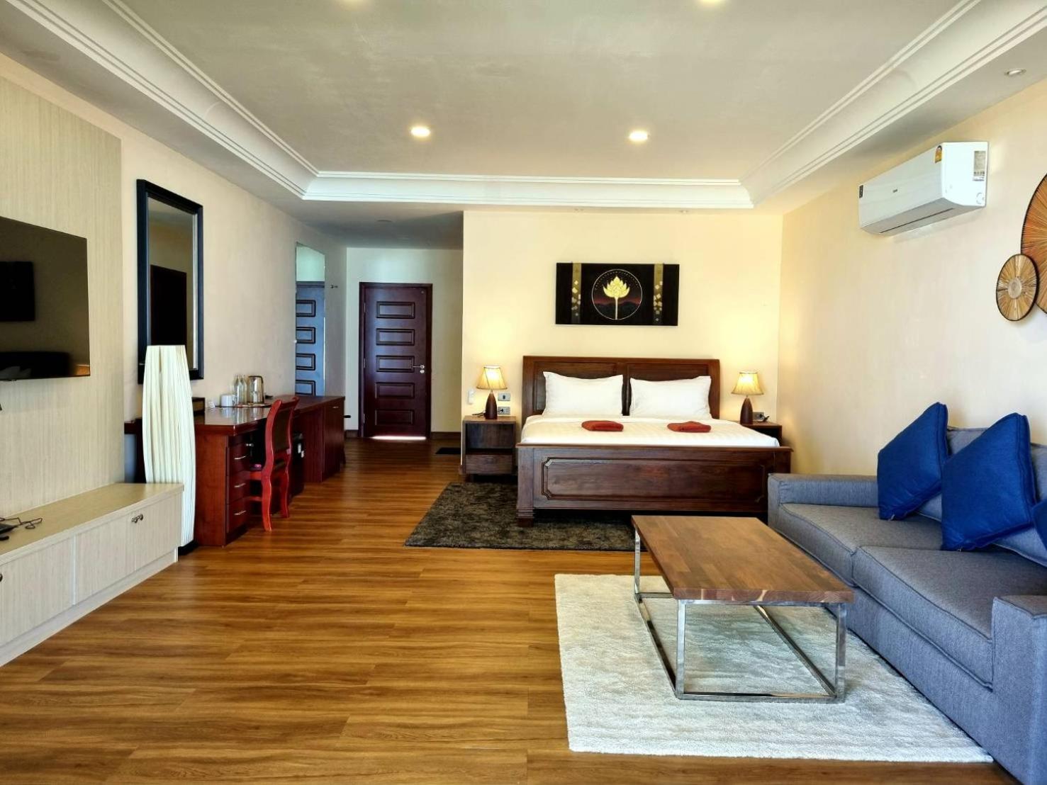 Luxury Beachfront Suite