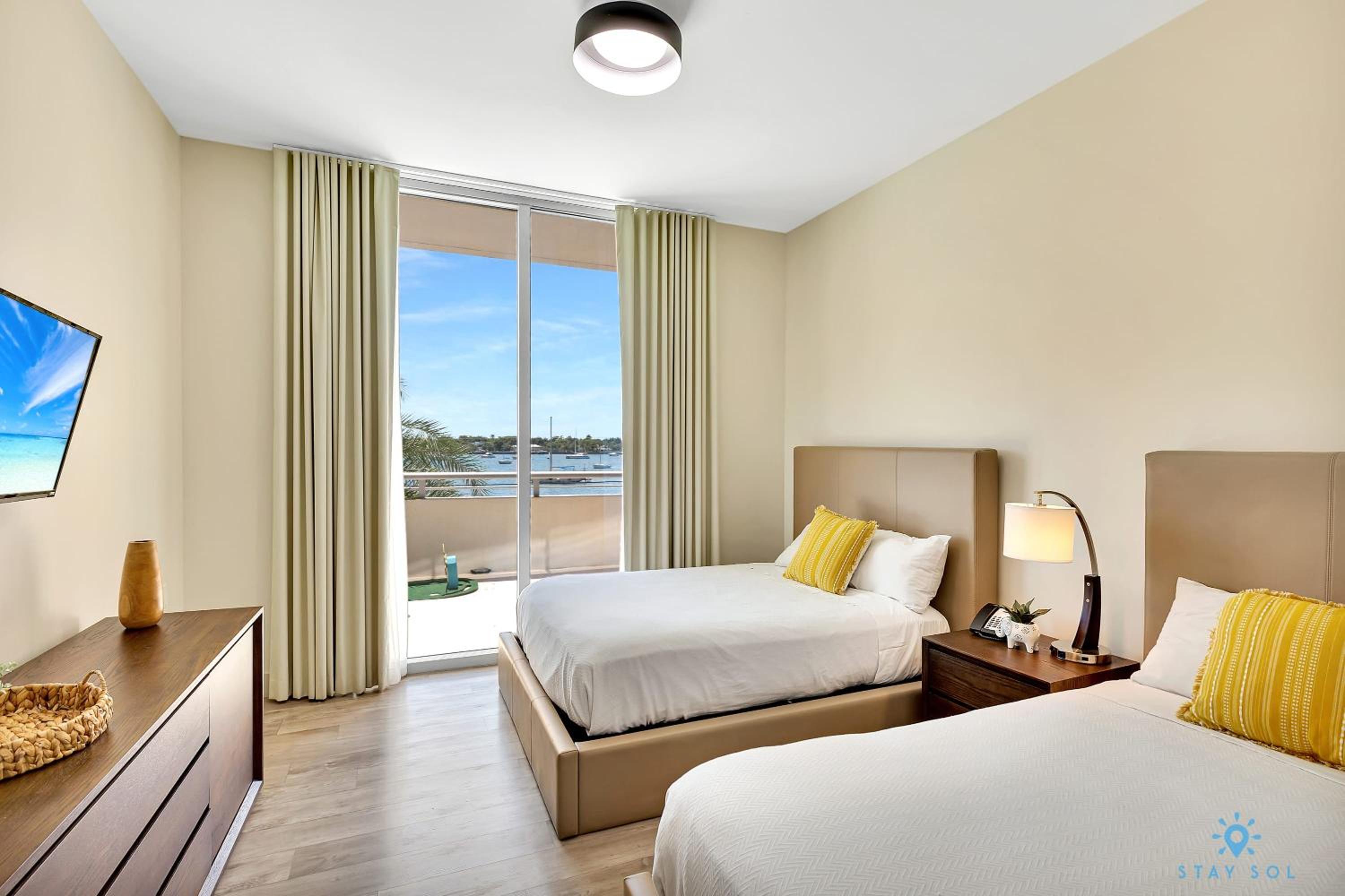 2 Bedrooms Balcony Ocean View
