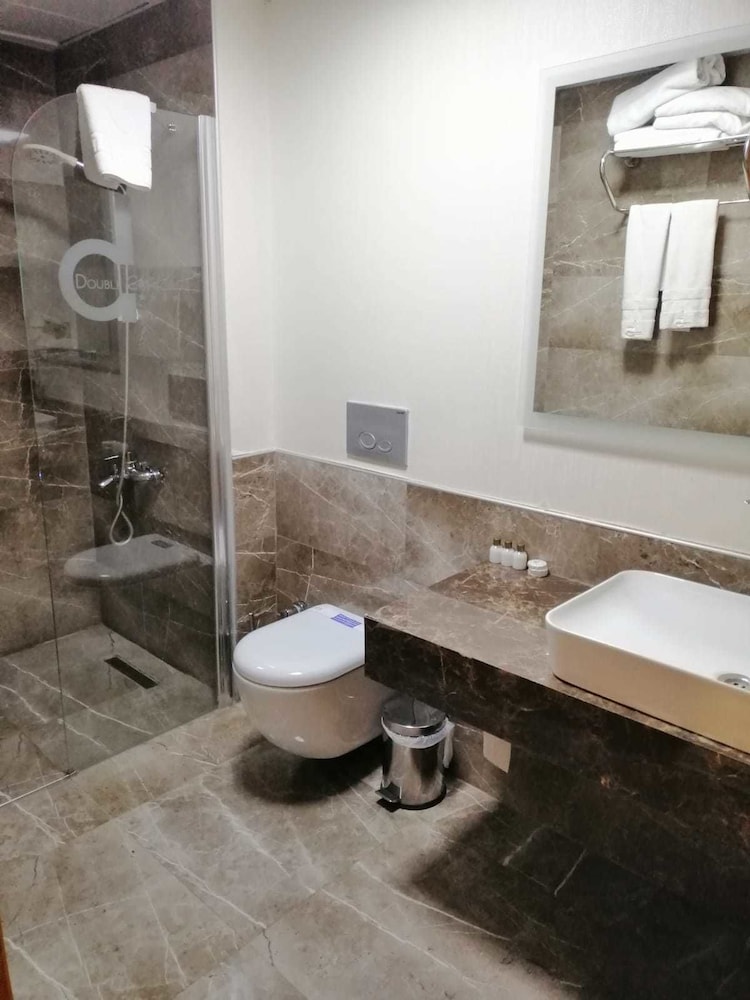 Standard Triple Room photo 2