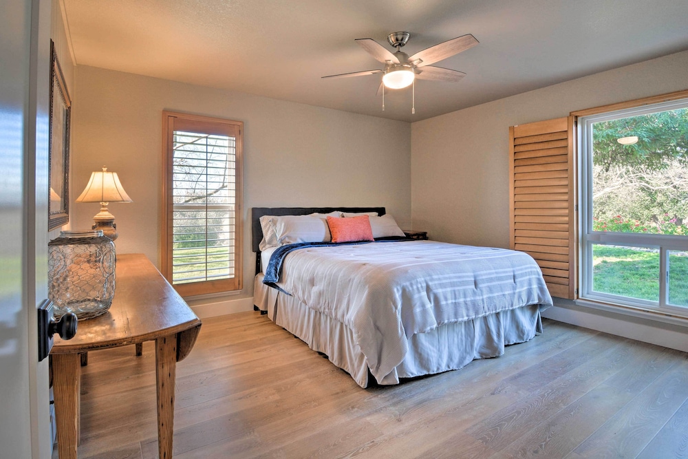 House (4 Bedrooms) photo 2