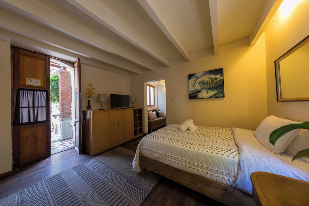 Senior Suite, 1 Bedroom, Ground Floor photo 2