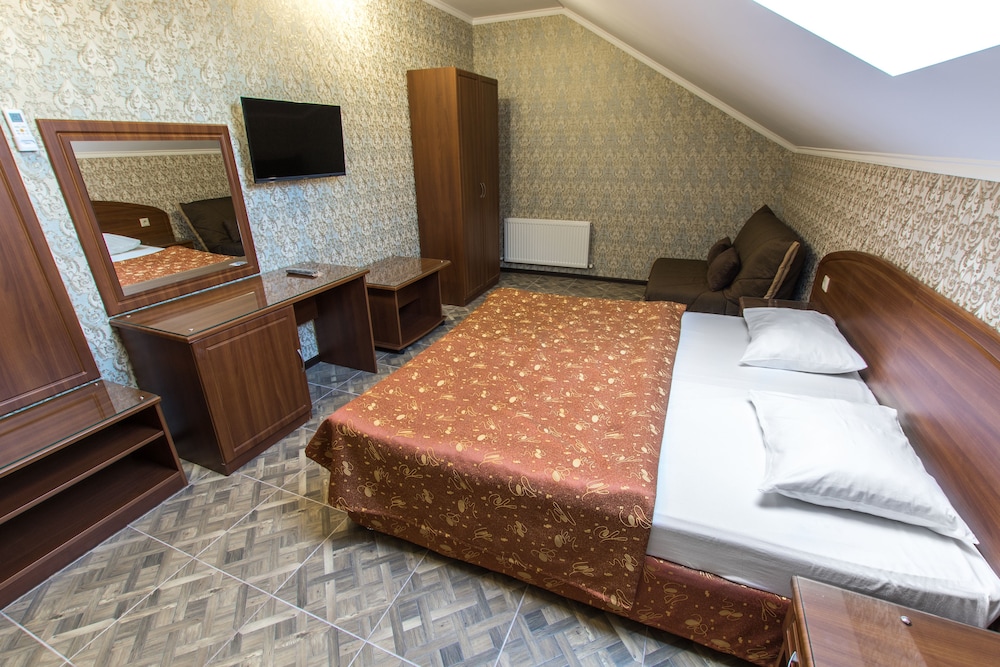 Standard Triple Room, Attic photo 1