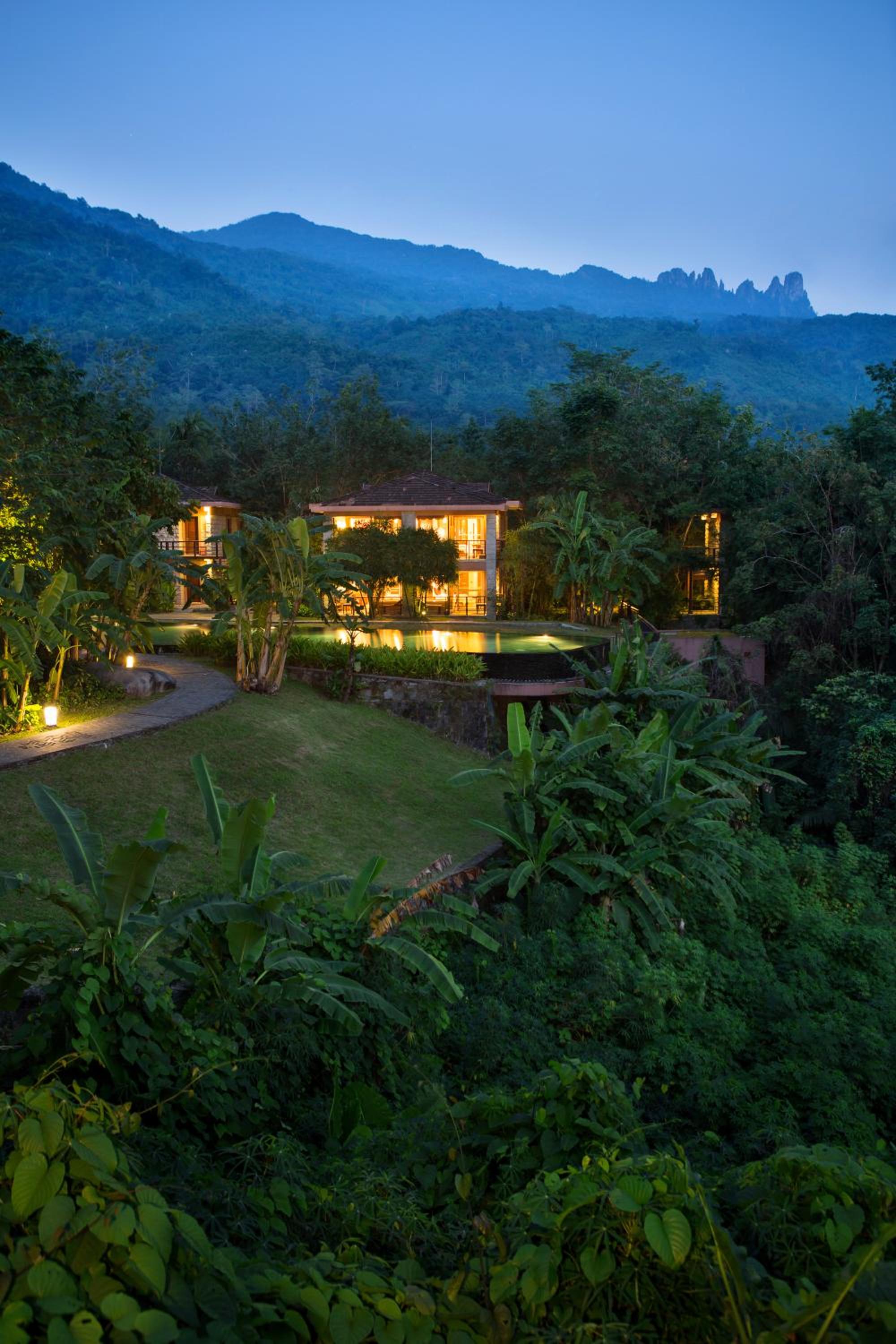 Twin Room with View