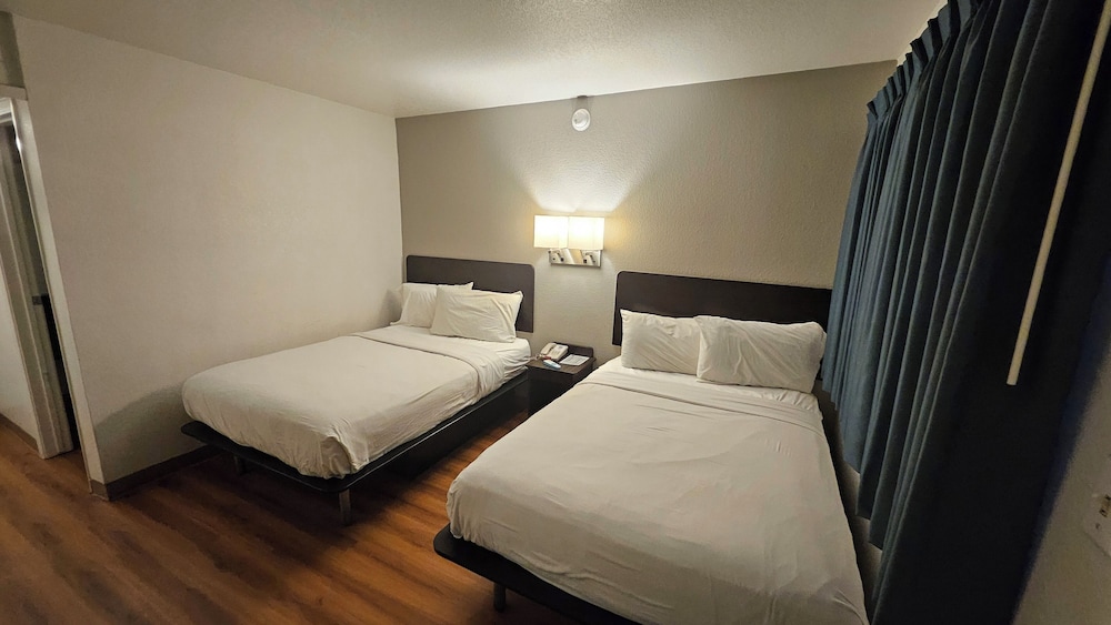 Standard Room, 2 Double Beds, Non Smoking photo 1