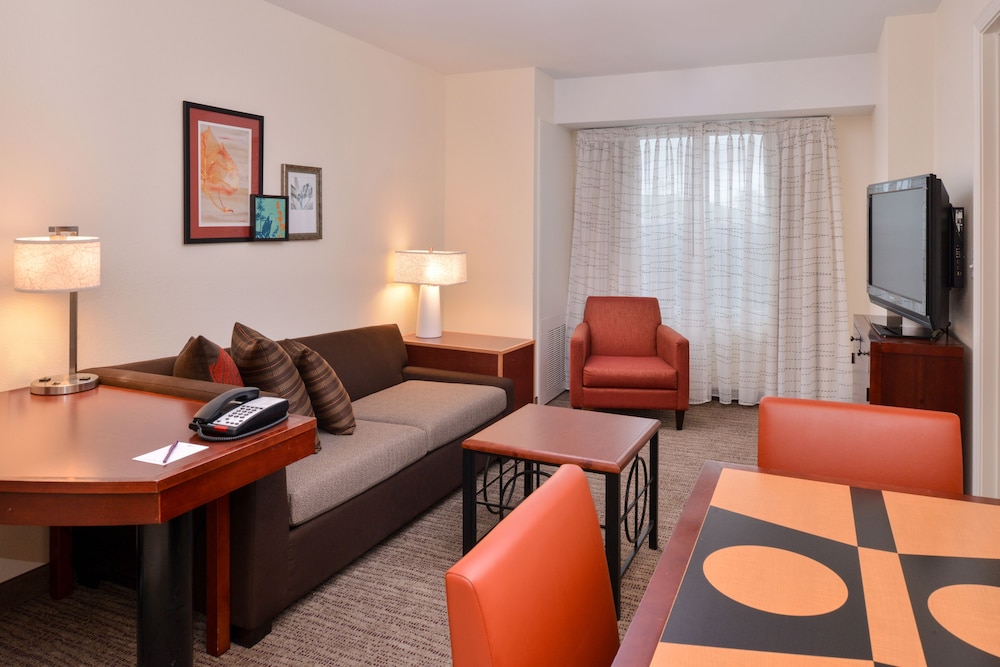 Suite, 1 Bedroom - Photo 7