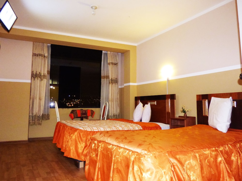 Standard Twin Room, 2 Twin Beds photo 2