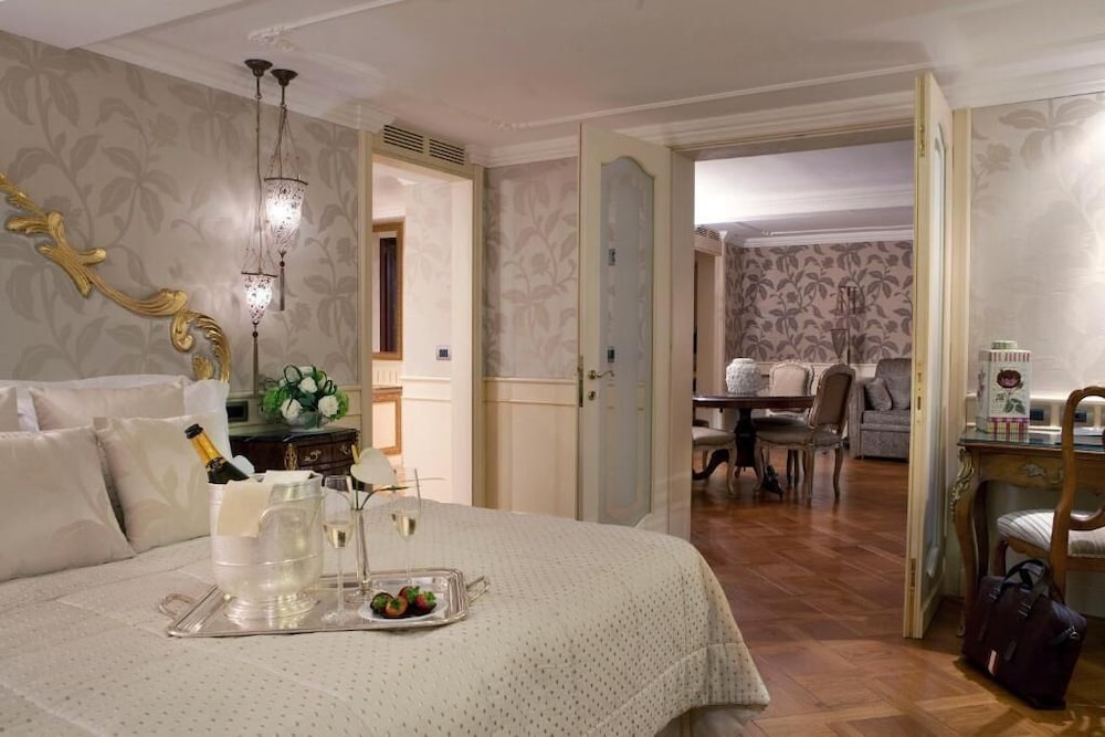 Deluxe Suite - Photo 4
