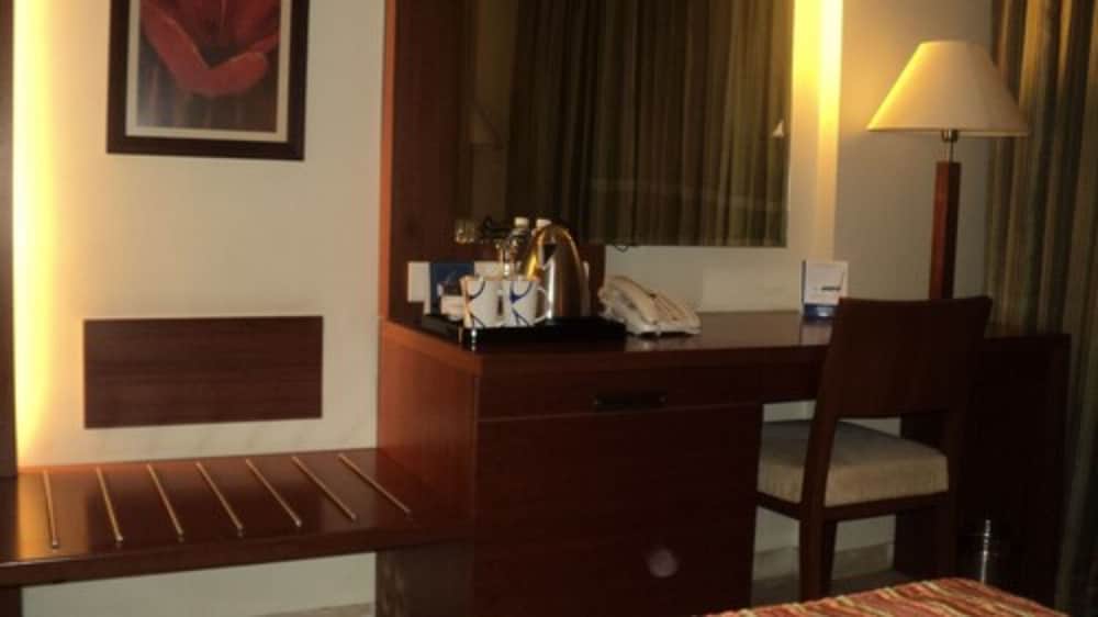 Deluxe Room (Deluxe Twin Room) - Photo 5