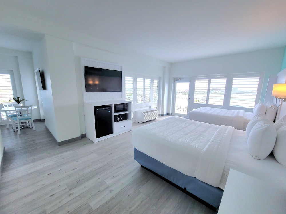 Junior Suite, Balcony, Marina View