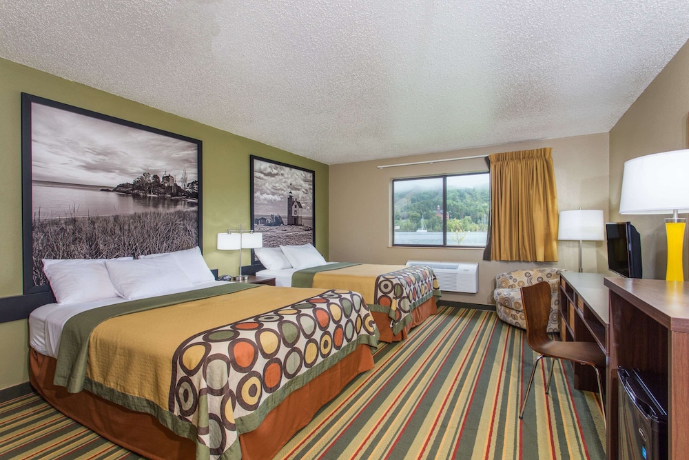 Room, 2 Queen Beds, Accessible, Non Smoking - Photo 1