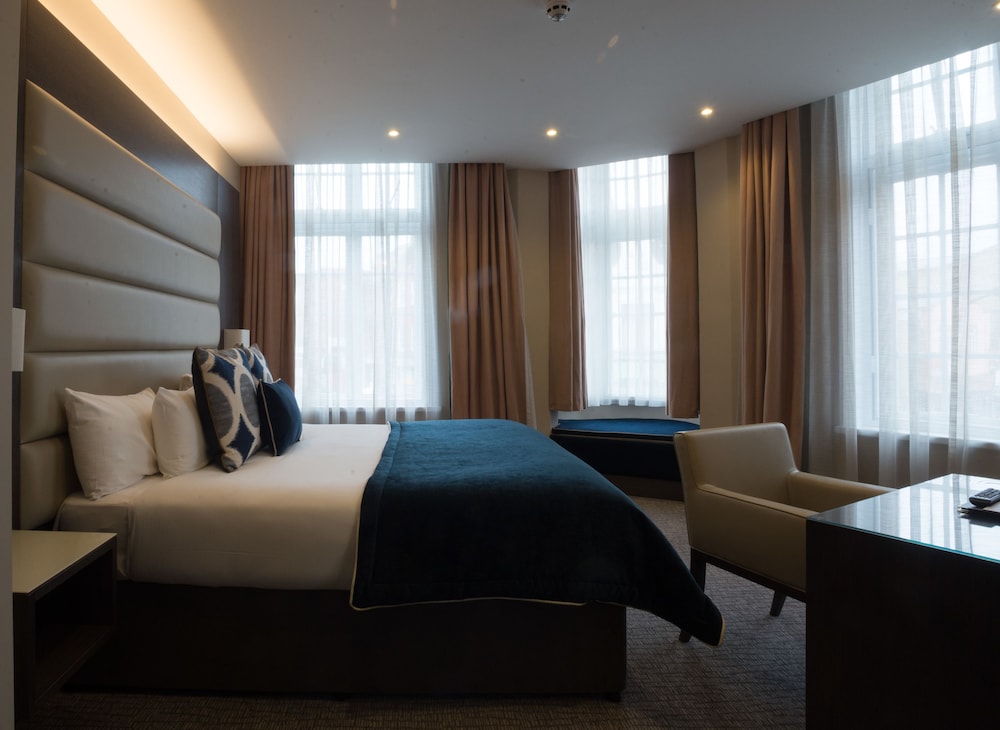 Junior Double or Twin Room photo 3
