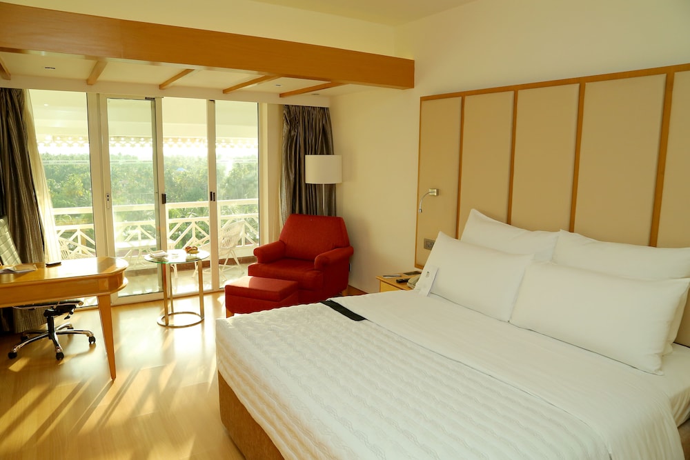Room, 2 Twin Beds, Garden View - Photo 4