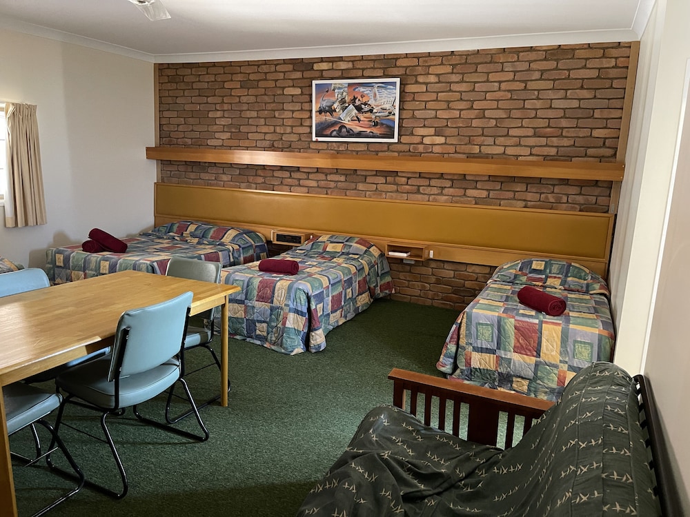 Family Room photo 2