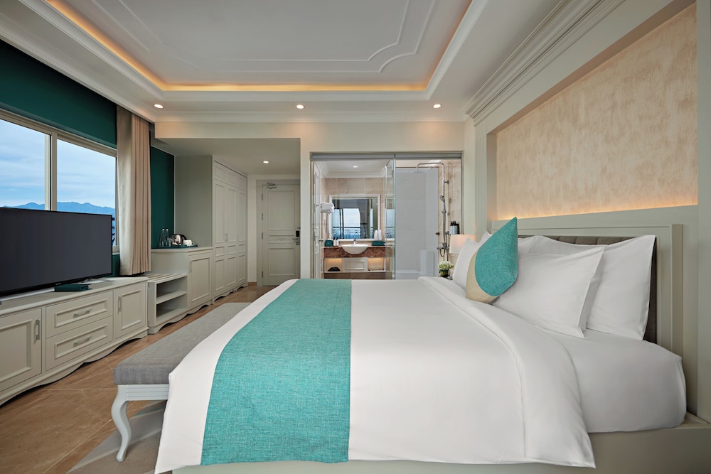 Classic Room, 1 Double Bed, City View