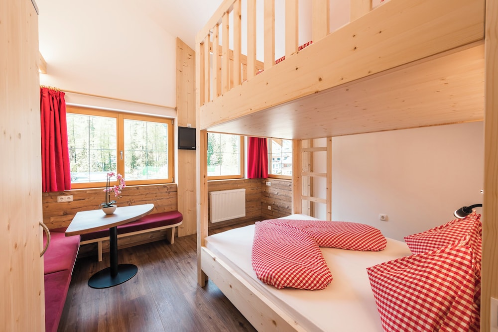 Superior Quadruple Room, 1 Bedroom, Non Smoking, Mountain View