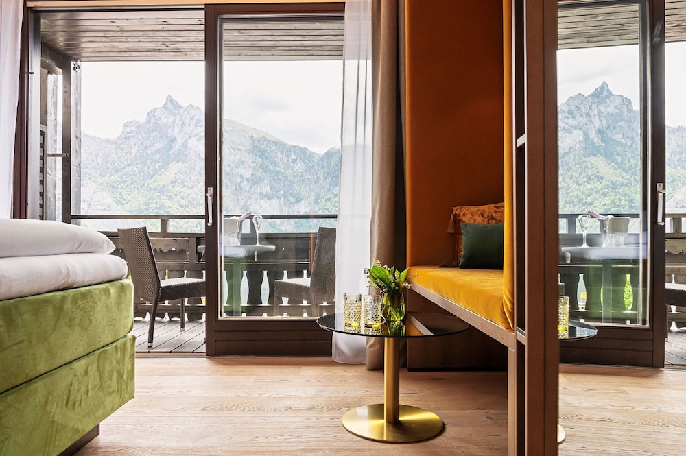 Signature Double Room, Balcony, Lake View