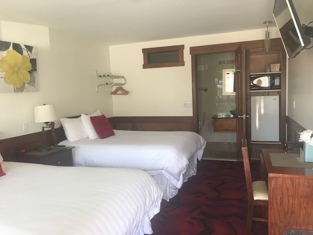 2 Double Bed room, (Non Smoking / No Pets Allowed) photo 3