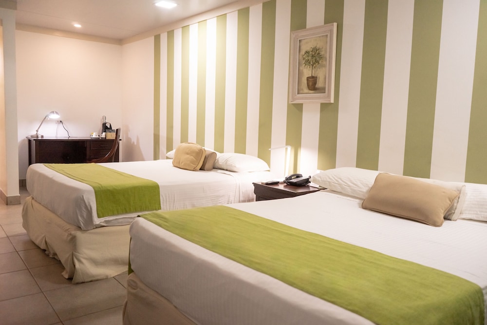 Superior Room, 2 Double Beds photo 3