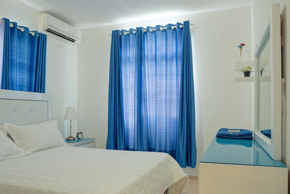 Junior Apartment, 2 Double Beds, Pool View