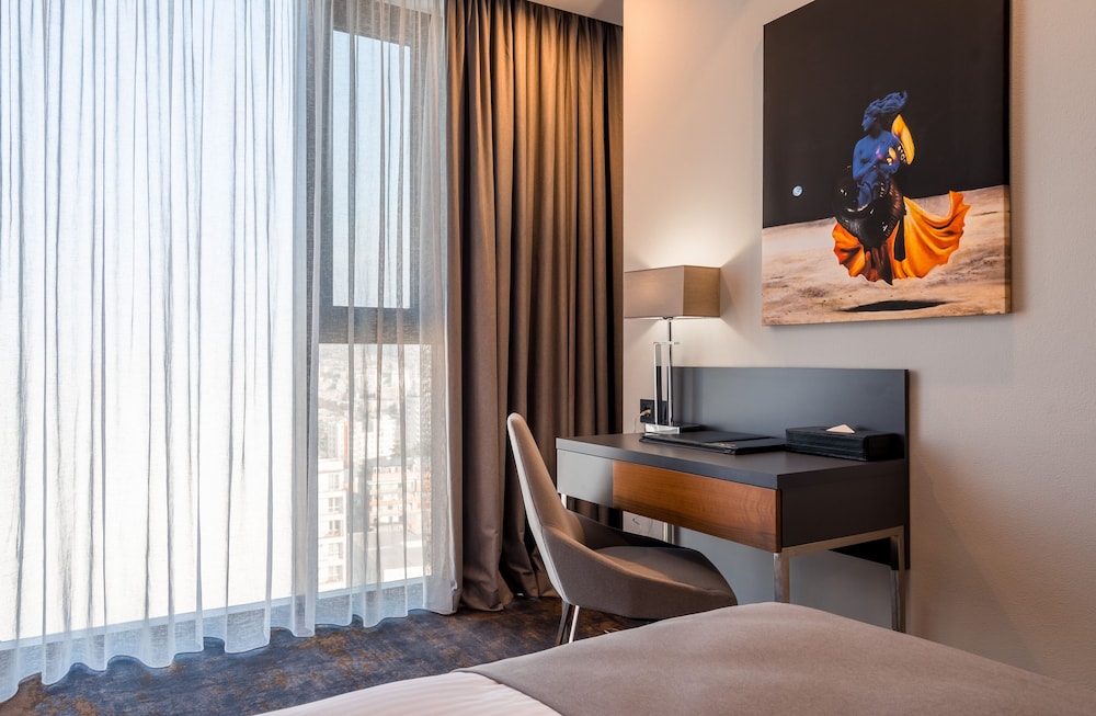Premium Double Room, 1 Queen Bed, City View - Photo 1