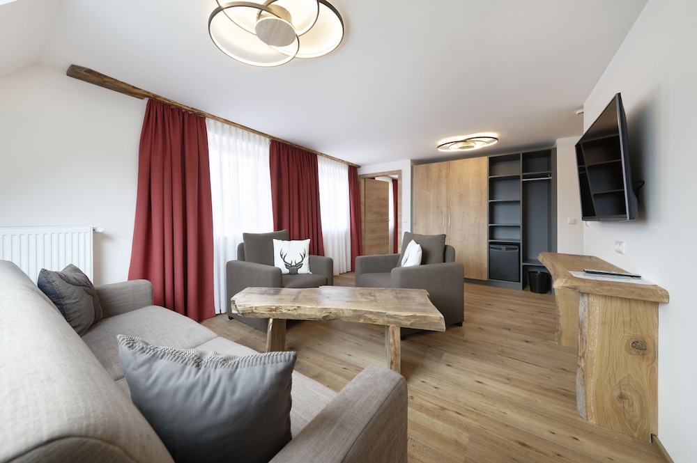 Deluxe Studio Suite