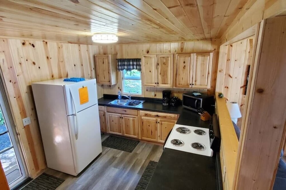 Otter Cabin-Lakeside 2 Bedroom Otter Cabin on Kab photo 3
