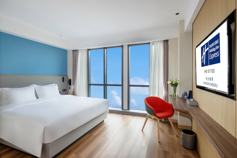 Standard Room, 1 King Bed - Photo 1